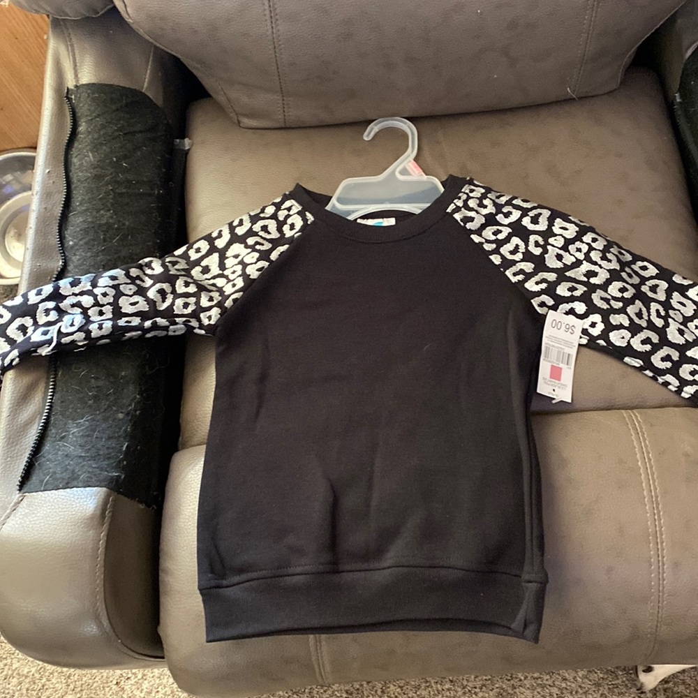 Long sleeved sweat shirt